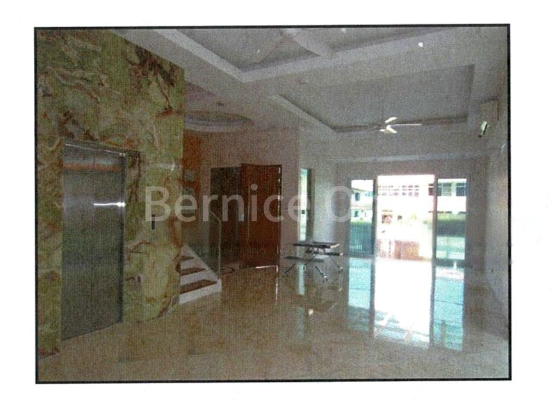 6 Bed Semi-Detached House (Landed) for Rent in  Kembangan Estate - Image 1