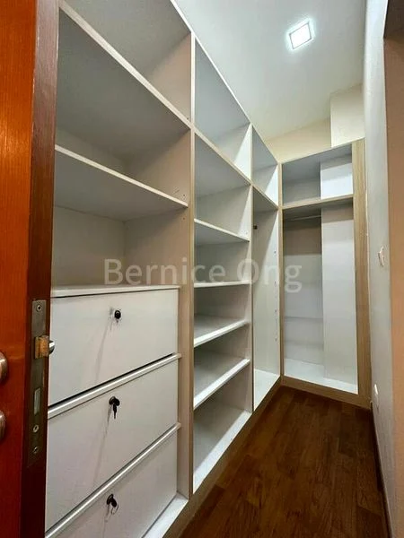 6 Bed Semi-Detached House (Landed) for Rent in  Kembangan Estate - Image 10