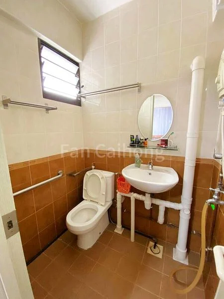 4 Room (4NG) HDB for Rent in  572 Ang Mo Kio Avenue 3 - Image 1