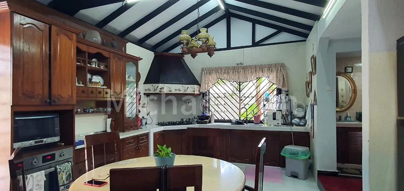 5+1 Bed Semi-Detached House (Landed) for Sale in  Peakview Estate - Image 11