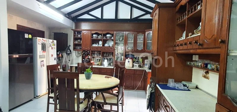 5+1 Bed Semi-Detached House (Landed) for Sale in  Peakview Estate - Image 9