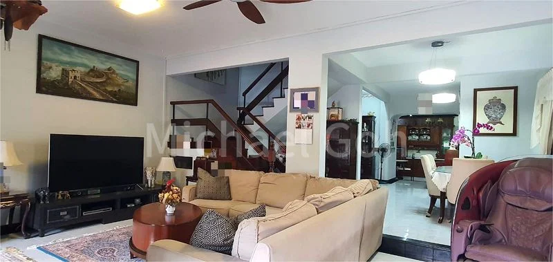 5+1 Bed Semi-Detached House (Landed) for Sale in  Peakview Estate - Image 2