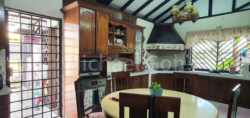 5+1 Bed Semi-Detached House (Landed) for Sale in  Peakview Estate - Image 10