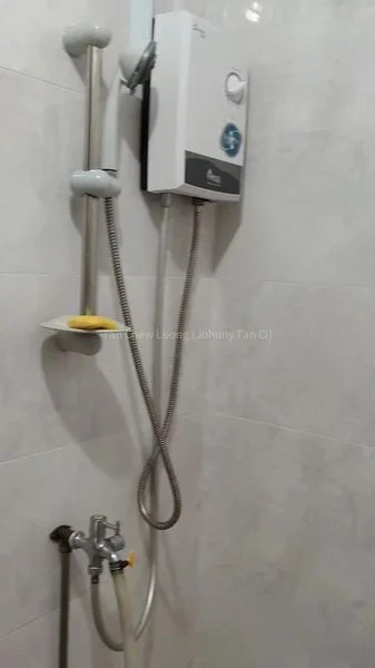 Master Room (HDB) for Rent in 164 Simei Road - Image 4