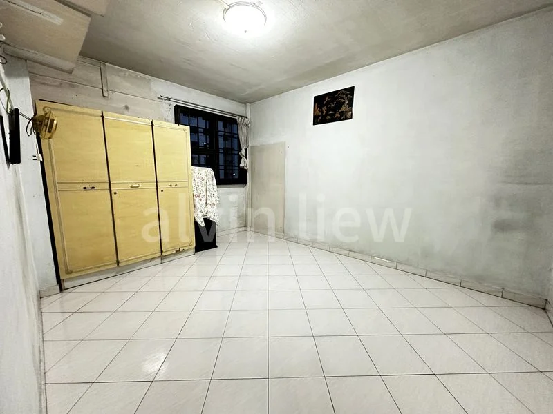 3 Room (3I) HDB for Sale in  169 Stirling Road - Image 3