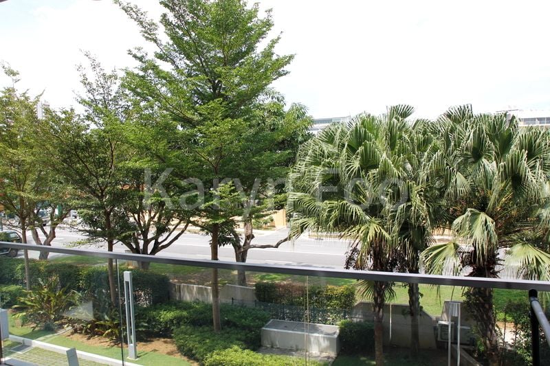 3 Bed Condo for Rent in  The Sound - Image 5