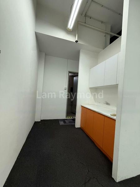 Light Industrial (B1) for Rent: One Commonwealth - Image 2