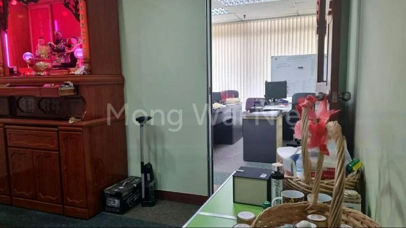 Office for Sale: Manhattan House - Image 1