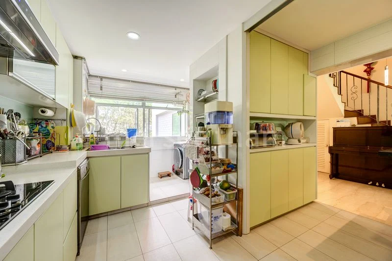 Maisonette HDB for Sale in  160 Bishan Street 13 - Image 4