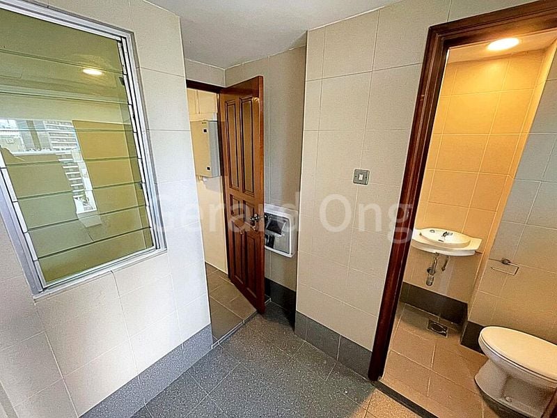 3 Bed Condo for Rent in Jalan Aruan - Image 9