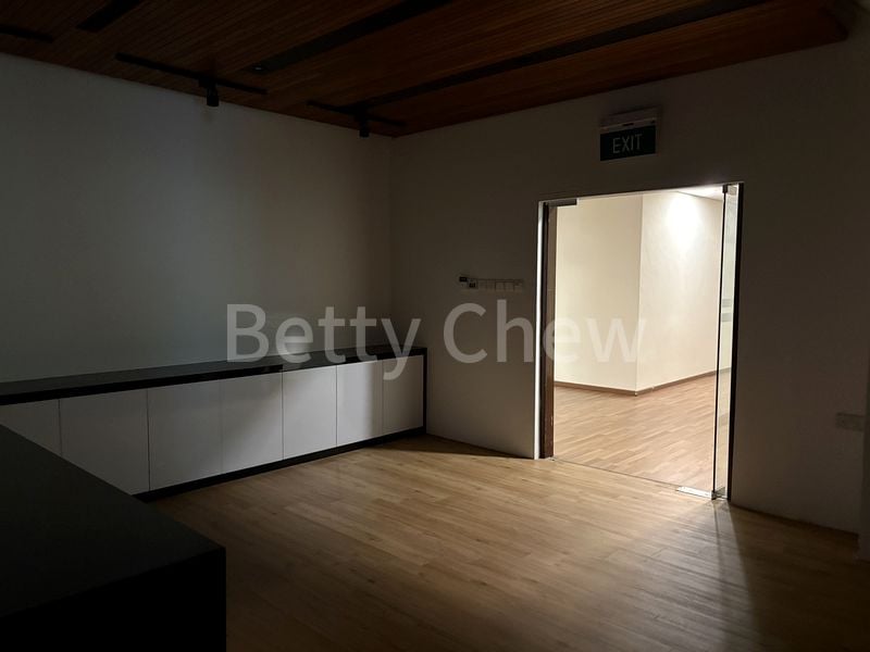 Light Industrial (B1) for Rent in  EPL Building - Image 2