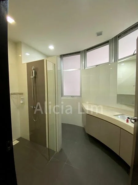 5 Bed Condo for Sale in  The Peak - Image 7