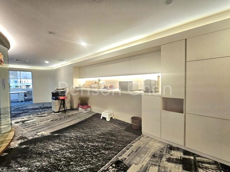 Office for Sale: International Plaza - Image 2