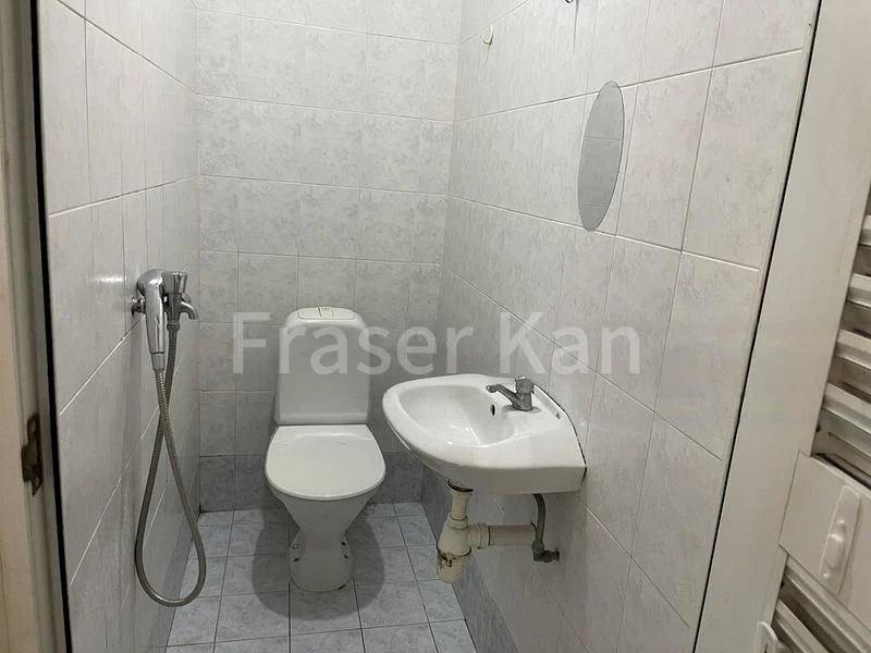 3 Bed Condo for Rent in  The Heliconia - Image 8