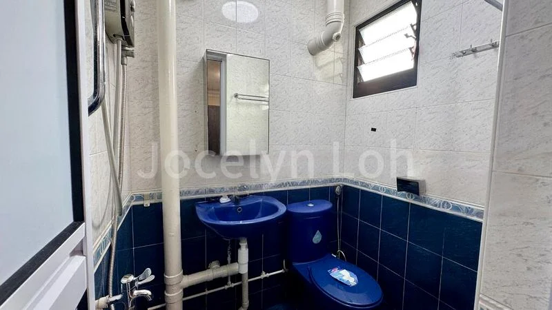 Master Room (HDB) for Rent in  572 Ang Mo Kio Avenue 3 - Image 6