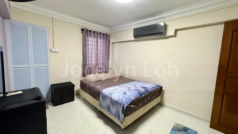 Master Room (HDB) for Rent in  572 Ang Mo Kio Avenue 3 - Image 1