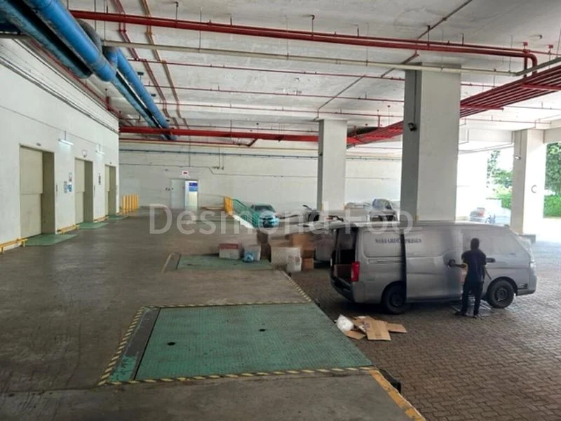 Light Industrial (B1) for Rent: Hi-tech corporate image shop near Yio Chu Kang MRT - Image 3