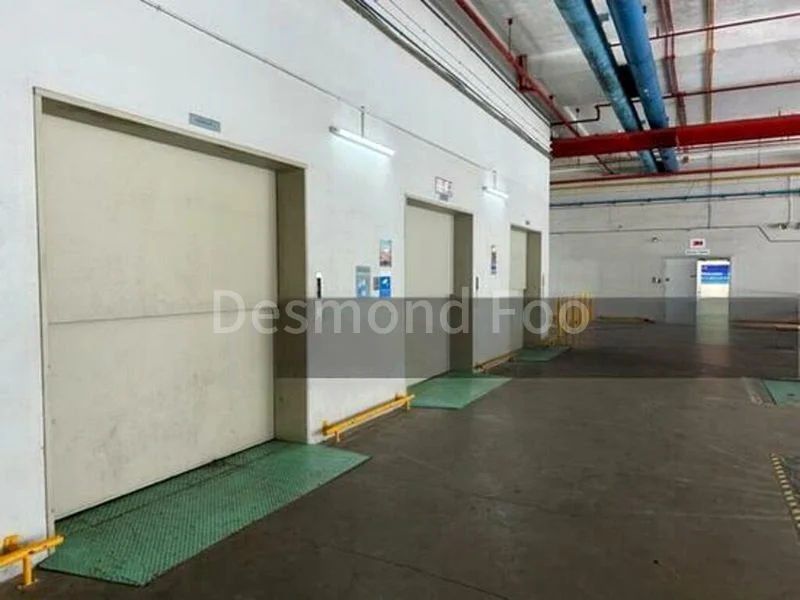 Light Industrial (B1) for Rent: Hi-tech corporate image shop near Yio Chu Kang MRT - Image 8