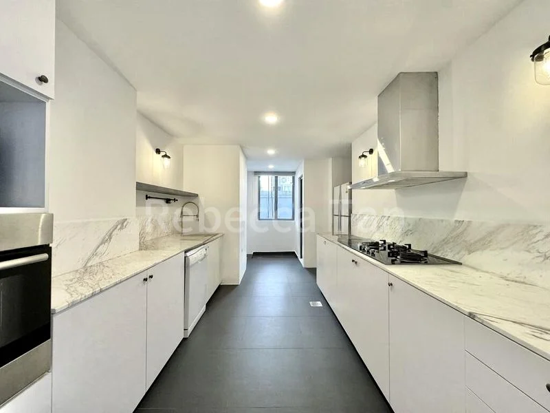 3 Bed Condo for Sale in  Fairlodge - Image 4