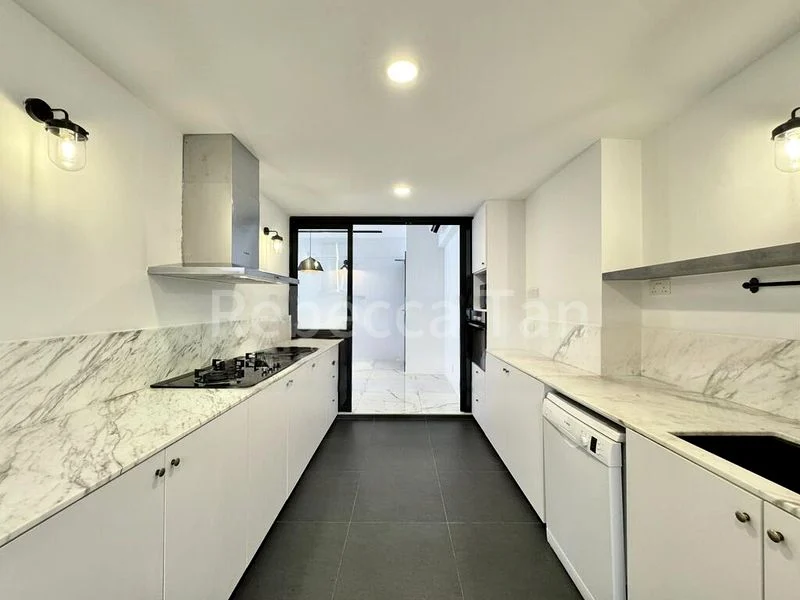 3 Bed Condo for Sale in  Fairlodge - Image 7