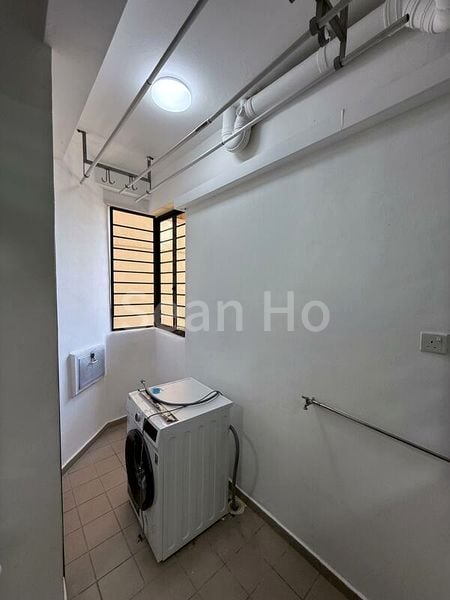 3 Bed Condo for Rent in Astoria Park - Image 8
