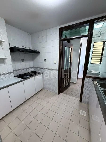 3 Bed Condo for Rent in Astoria Park - Image 9