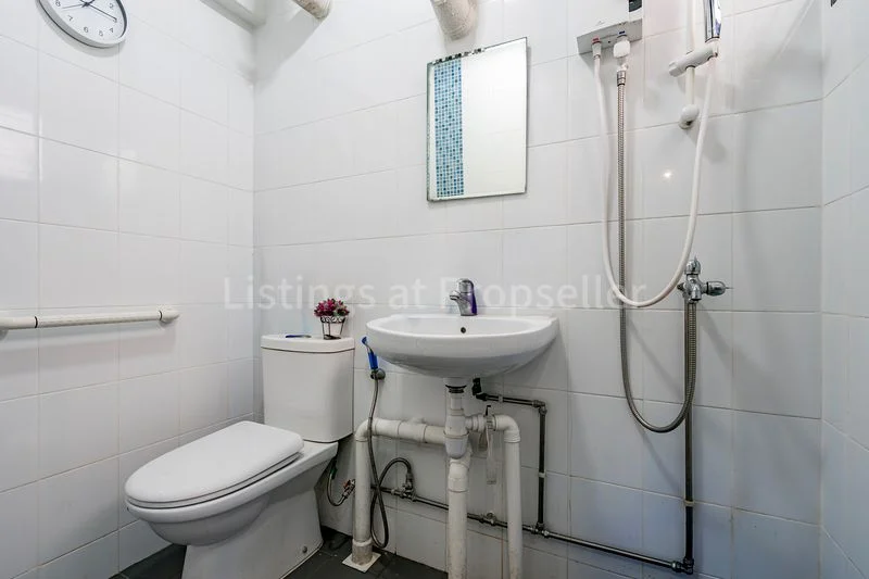3 Room (3NG) HDB for Sale in 701 Hougang Avenue 2 - Image 10