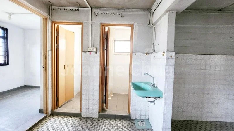 3 Room (3A) HDB for Sale in  128 Bukit Merah View - Image 11