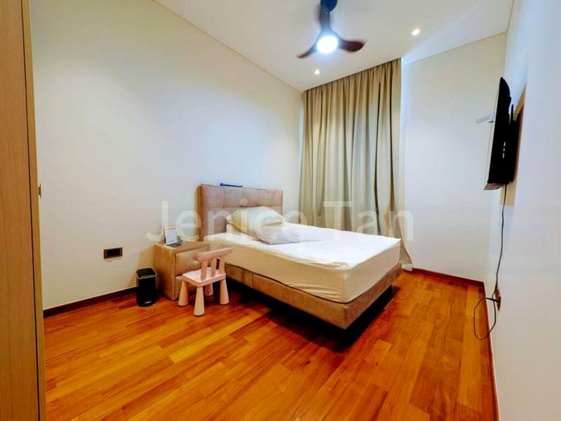 5 Bed Terraced House (Landed) for Sale in  Lorong M Telok Kurau - Image 18