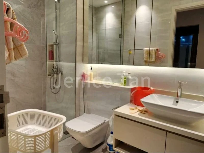 5 Bed Terraced House (Landed) for Sale in  Lorong M Telok Kurau - Image 12