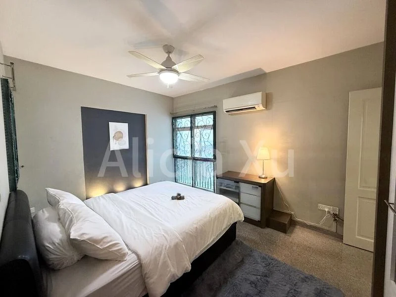 5 Room (5I) HDB for Sale in  393 Bukit Batok West Avenue 5 - Image 4