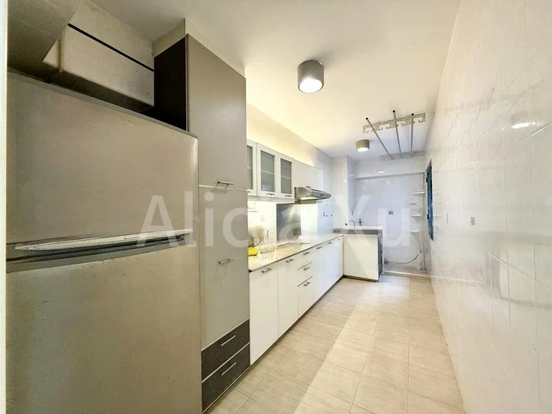 5 Room (5I) HDB for Sale in  393 Bukit Batok West Avenue 5 - Image 2