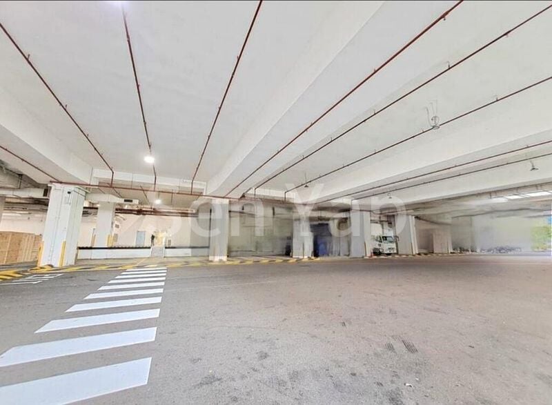 Light Industrial (B1) for Rent: Ground Floor, Wide Unit, Direct Loading Bay Access - Image 5