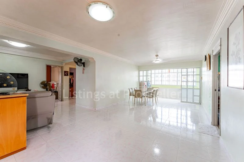 Executive HDB for Sale in 312 Tampines Street 33 - Image 3