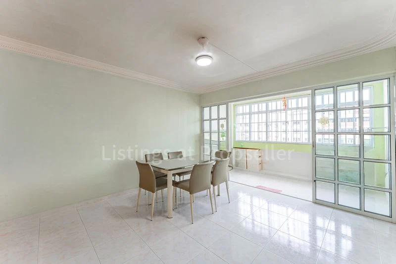Executive HDB for Sale in 312 Tampines Street 33 - Image 5