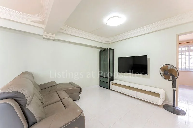 Executive HDB for Sale in 312 Tampines Street 33 - Image 1