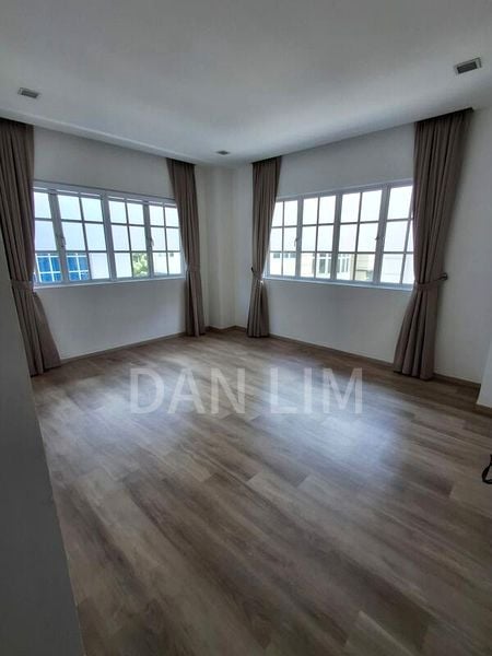 5 Bed Bungalow (Landed) for Sale in  Braddell Heights Estate - Image 9