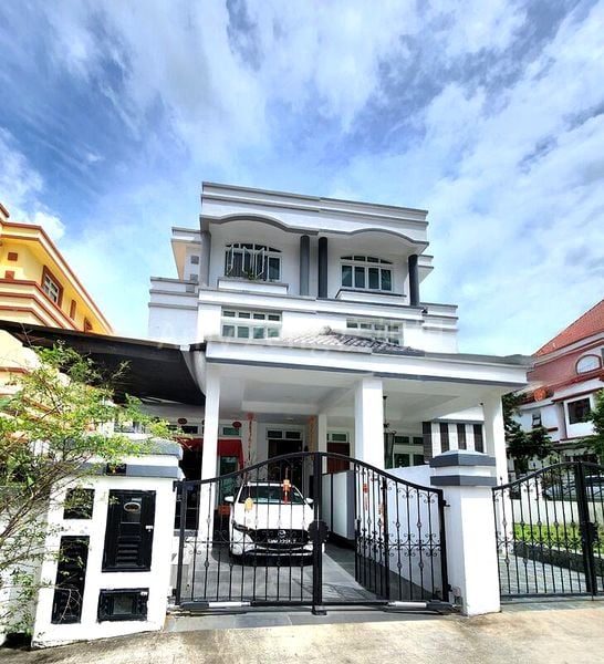 4+1 Bed Semi-Detached House (Landed) for Sale in  Tanah Merah Besar Lane - Image 17