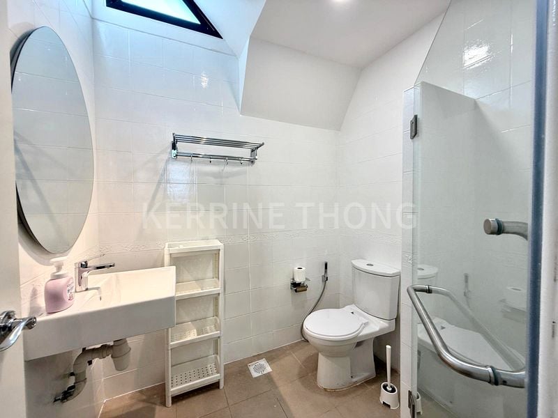 Master Room (Landed) for Rent in  Chempaka Kuning Link - Image 5