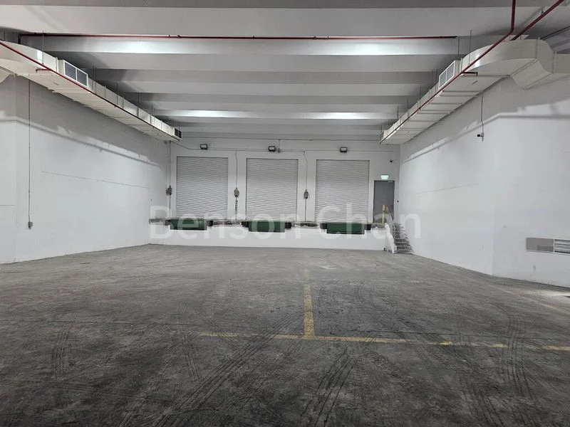 Warehouse for Rent: Ramp-up, high ceiling at Pasir Panjang; 40ft container accessible, 5000sf to 200000sf. - Image 2