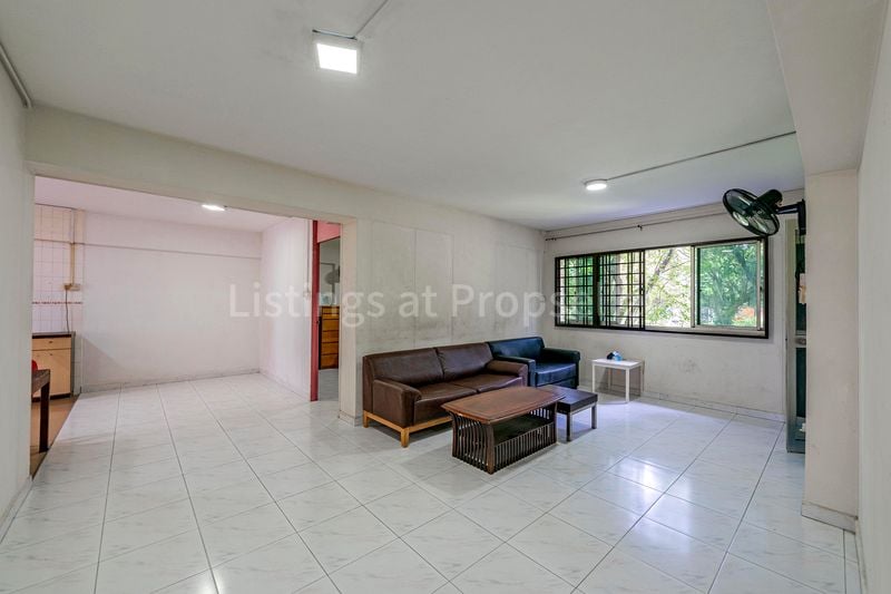 4 Room (4A) HDB for Sale in 944 Jurong West Street 91 - Image 2