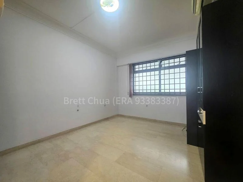 4 Room (4A) HDB for Sale in 240 Compassvale Walk - Image 5
