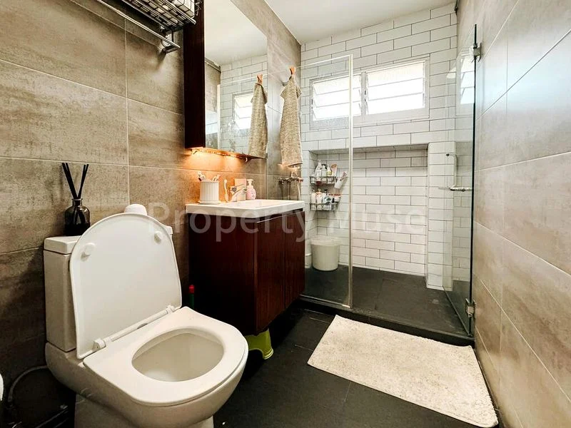 Executive HDB for Sale in  251 Pasir Ris Street 21 - Image 9