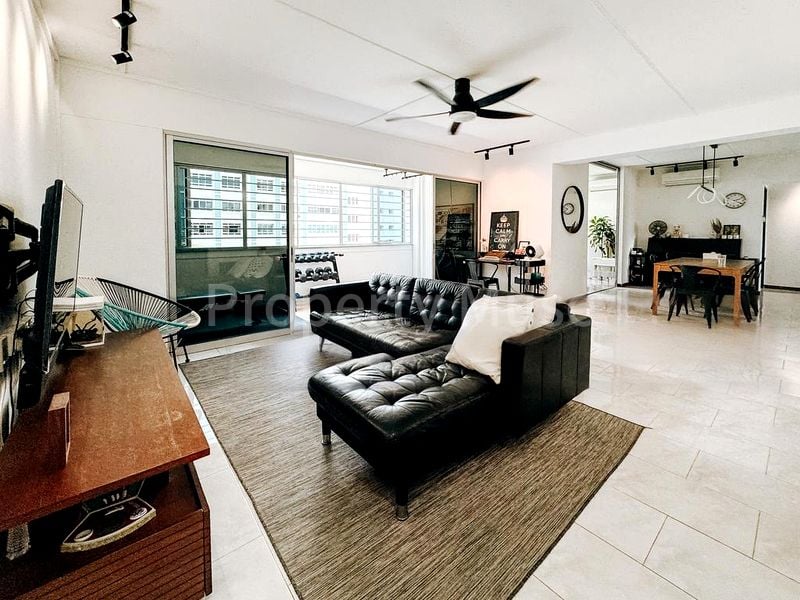 Executive HDB for Sale in  251 Pasir Ris Street 21 - Image 2