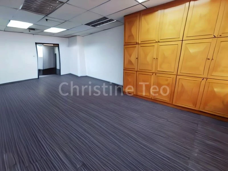 Office for Sale: The Plaza - Image 3