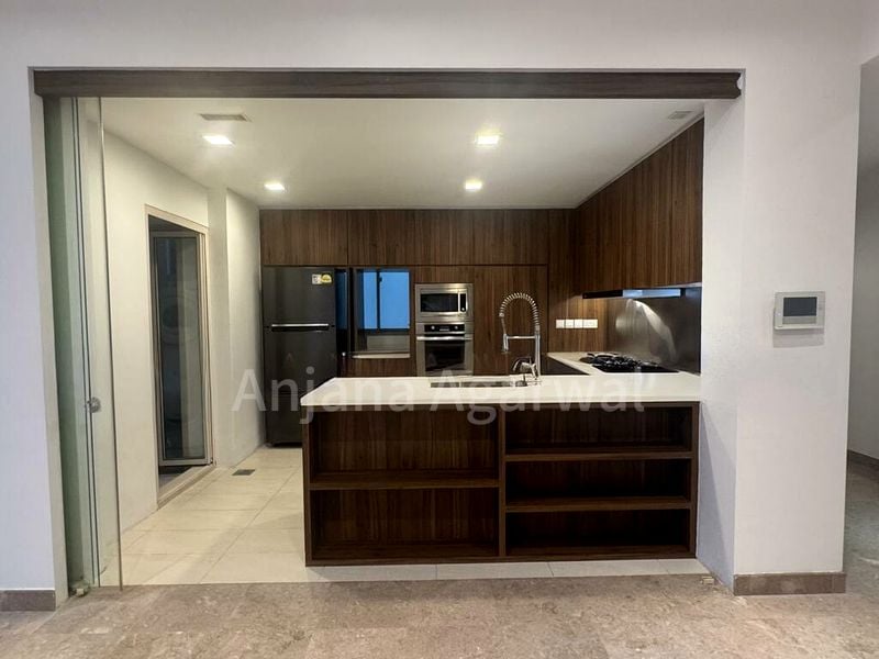 4 Bed Condo for Rent in  Maple Woods - Image 1