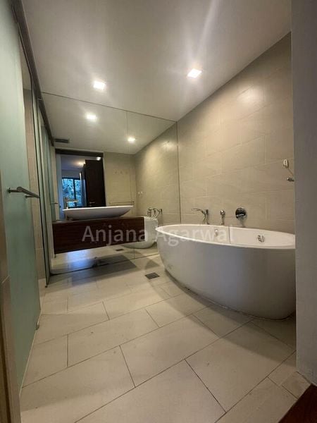 4 Bed Condo for Rent in  Maple Woods - Image 7