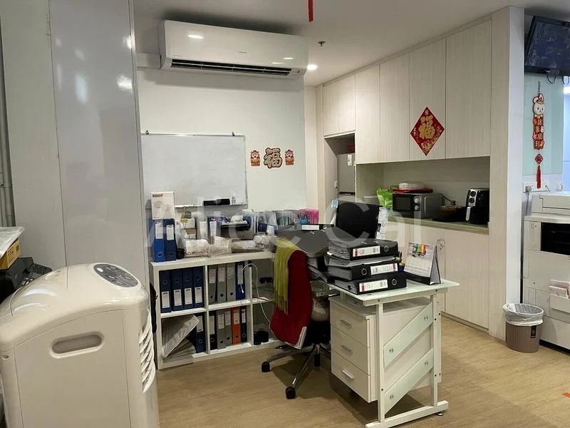 Light Industrial (B1) for Rent: Novelty Techpoint - Image 3