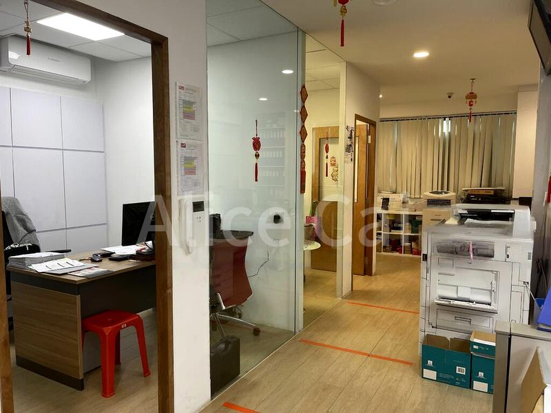 Light Industrial (B1) for Rent: Novelty Techpoint - Image 7