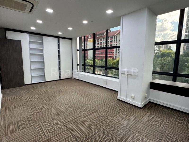 Light Industrial (B1) for Rent: Midview City - Image 4